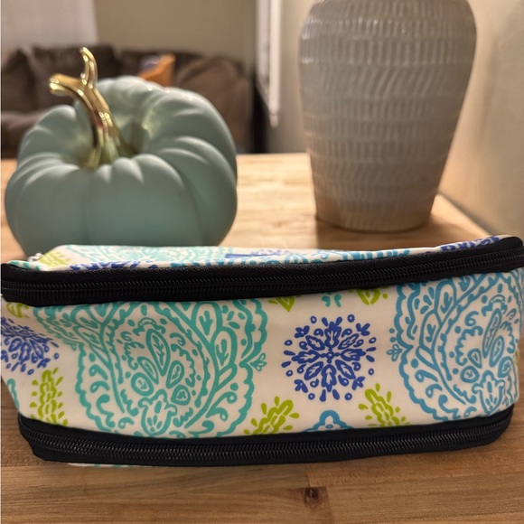 SCOUT 3 Way Toiletry Bag 🧖‍♀️🐚💄 - Picture 2 of 7